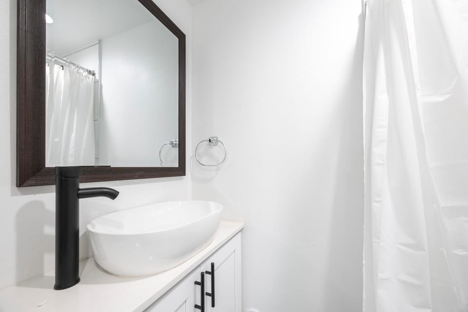 Shared Apartment Hotel in LA Downtown Apartment in Los Angeles