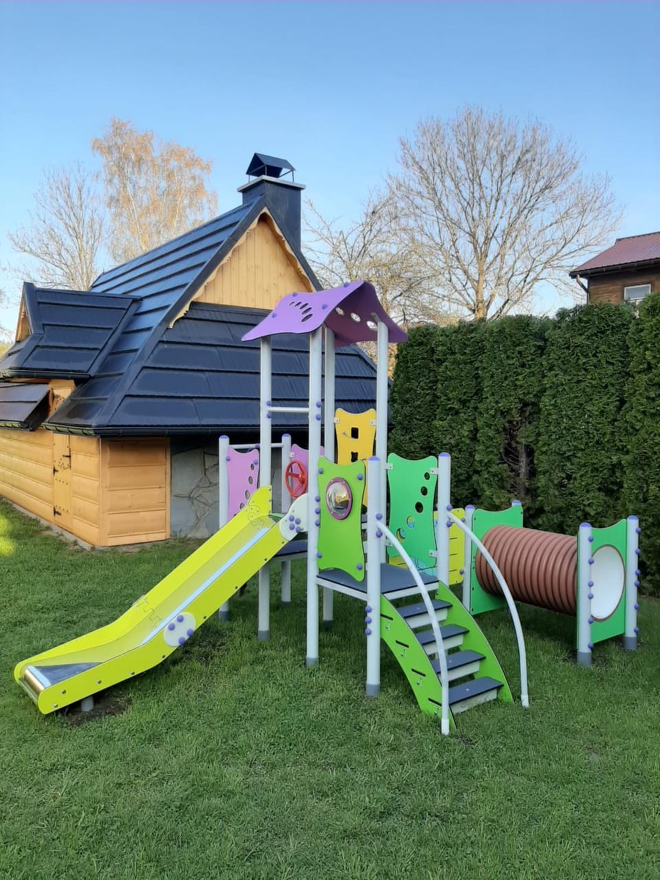 Communal lounge/ TV room, Day, Natural landscape, Children play ground, Garden, Evening entertainment, Garden view