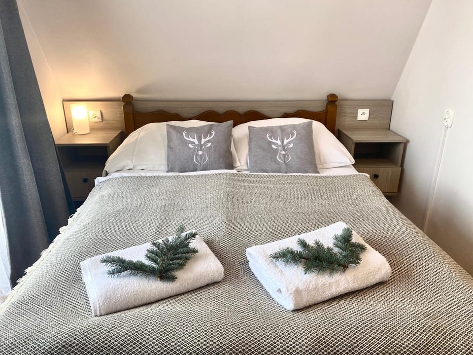 Bed, Balcony/Terrace, Photo of the whole room, Bedroom