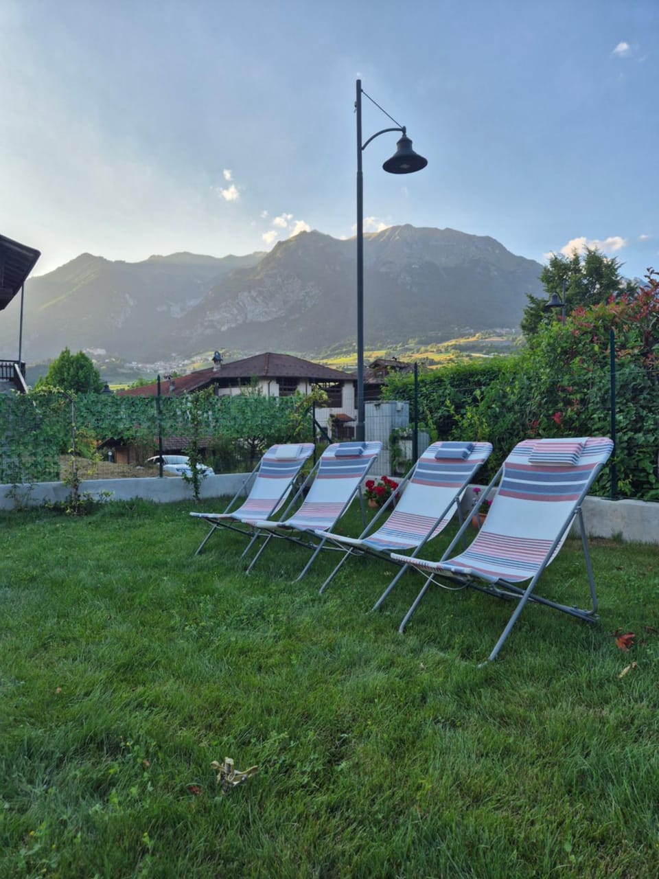 Day, Natural landscape, Garden, Garden view, Mountain view, sunbed