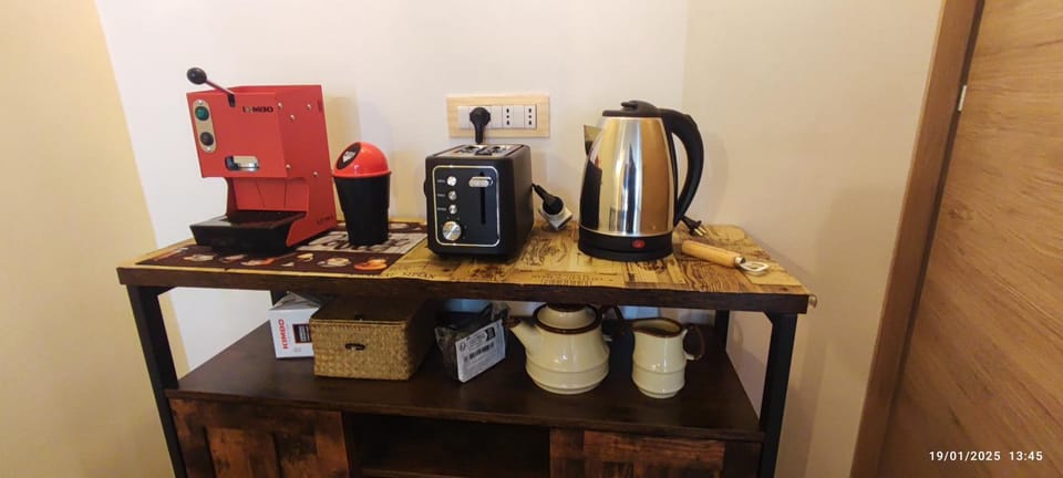 Coffee/tea facilities, Kitchen or kitchenette, toaster
