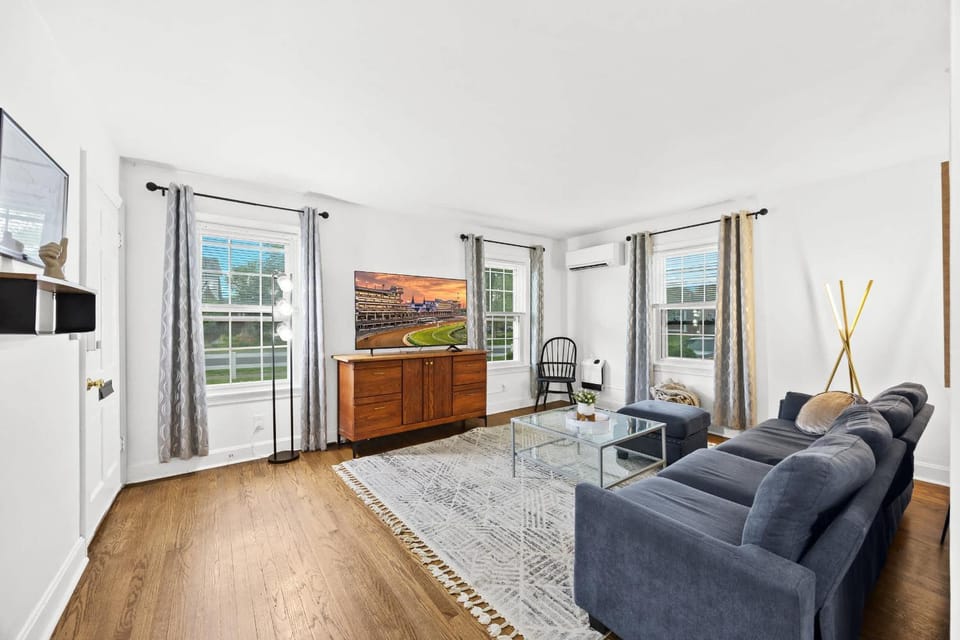 Stylish Louisville Apt Near Downtown & Parking Apartment in Jefferson County