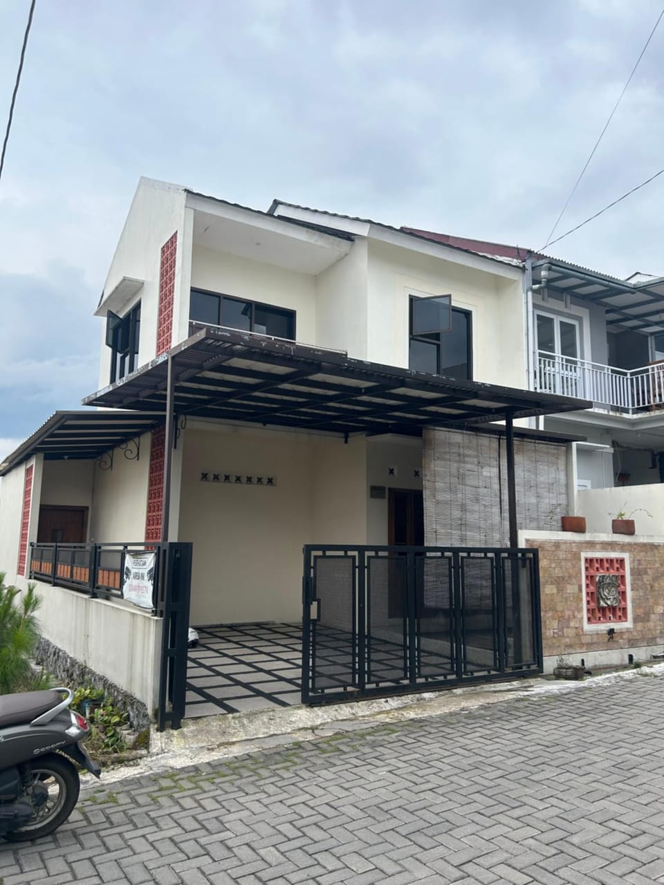 Griya Gayeng Family Homestay BDI 1 Villa in Indonesia
