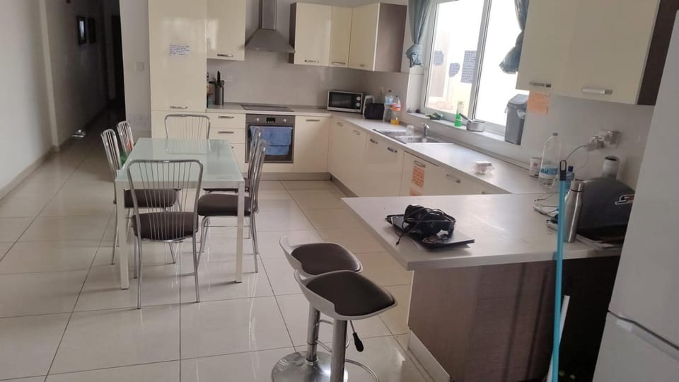 Girls Only Shared Room Gzira #4 Hostel in Sliema