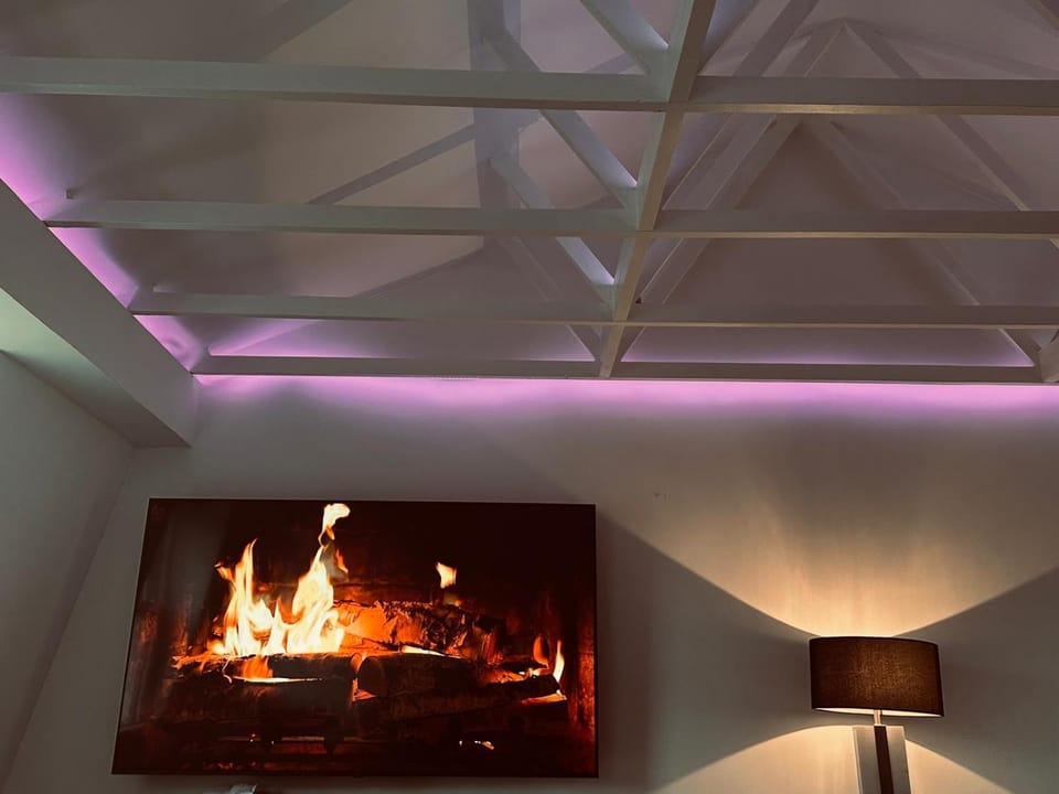 Communal lounge/ TV room, TV and multimedia, Evening entertainment, flat iron