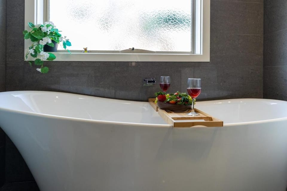 Bathroom, Bath