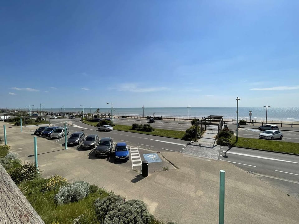 Studio en bord de mer avec balcon et parking - FR-1-224C-334 Apartment in Saint-Jean-de-Monts