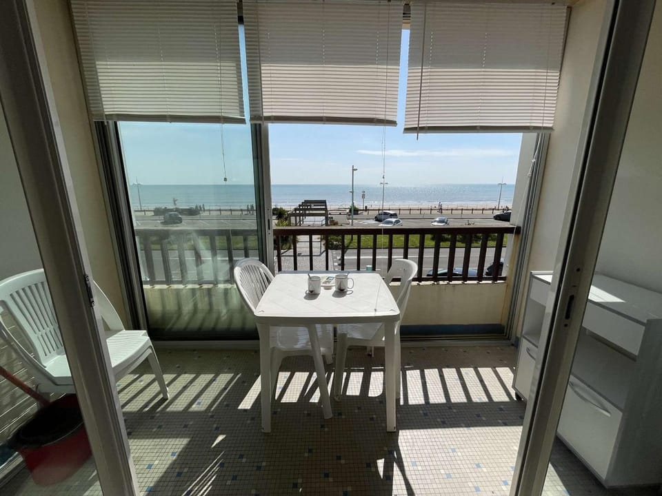 Studio en bord de mer avec balcon et parking - FR-1-224C-334 Apartment in Saint-Jean-de-Monts