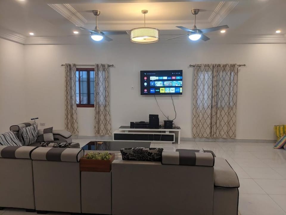 Luxurious modern home in Bijilo Villa in Senegal