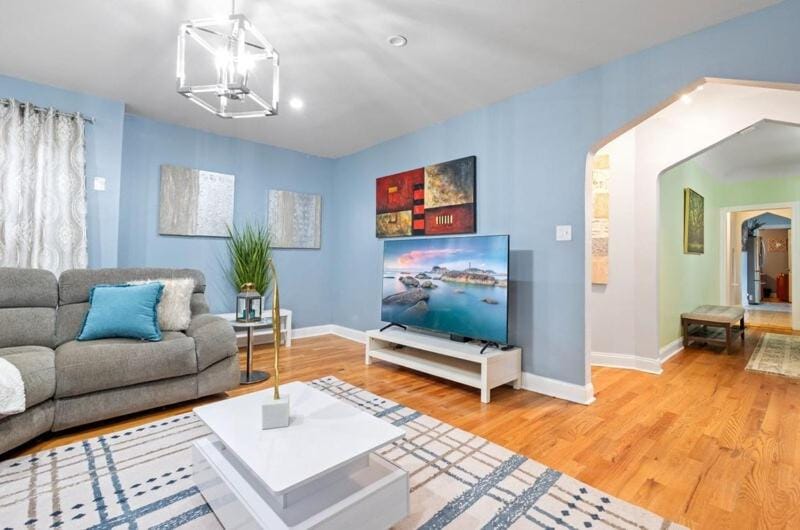 TV and multimedia, Living room, Seating area, Evening entertainment