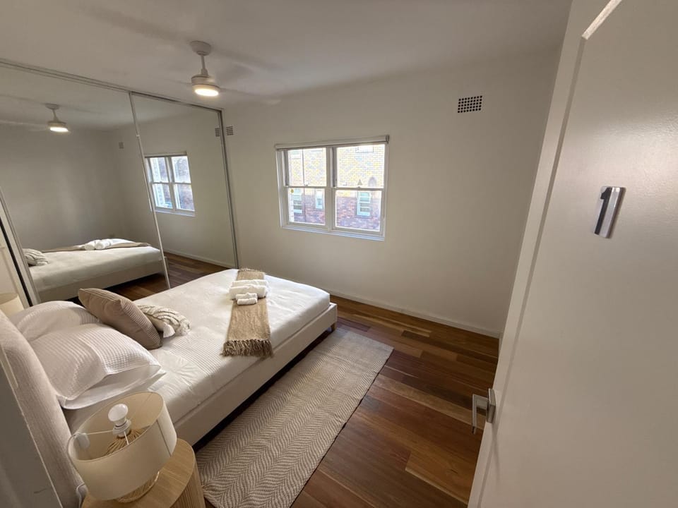Bed, Bathroom, Photo of the whole room, Bedroom, towels, wardrobe