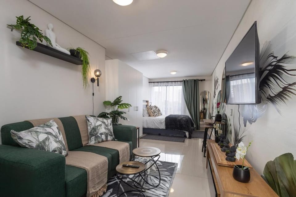 Executive studio w Aircon DA -The Millennial Umhlanga Apartment in Umhlanga