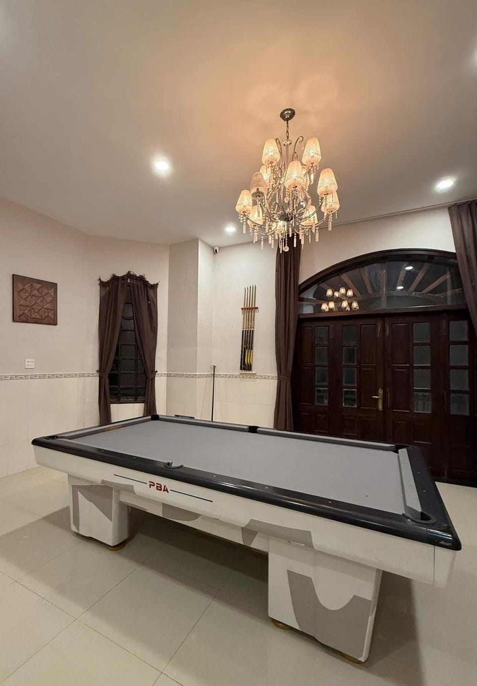 Billiard, Game Room
