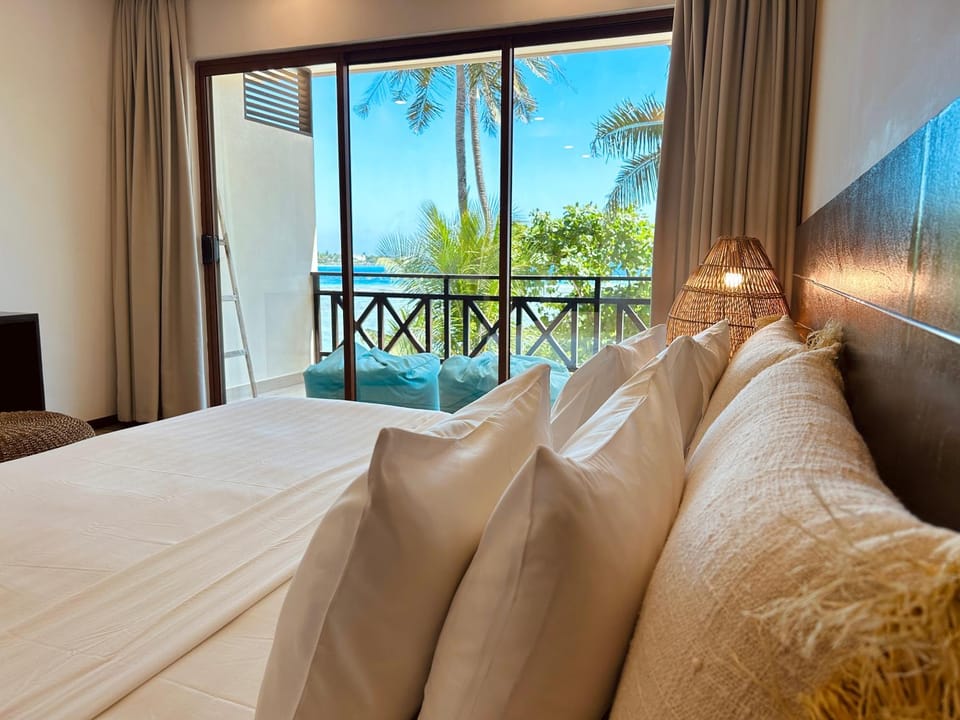 Bed, Balcony/Terrace, Photo of the whole room, Bedroom, Sea view