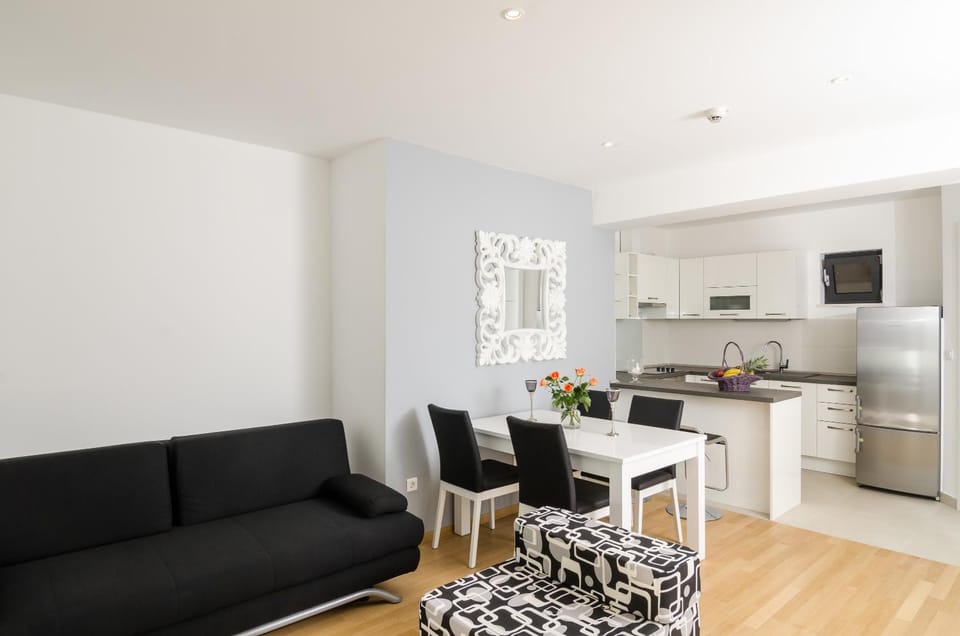 Kitchen or kitchenette, Living room, Dining area