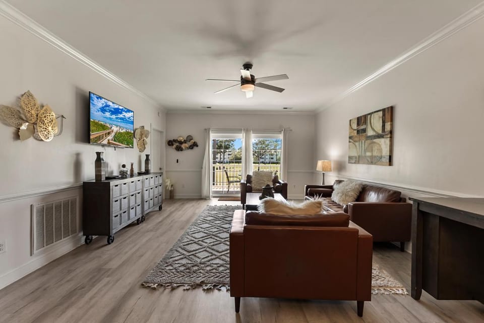 TV and multimedia, View (from property/room), Balcony/Terrace, Living room, Decorative detail, Seating area
