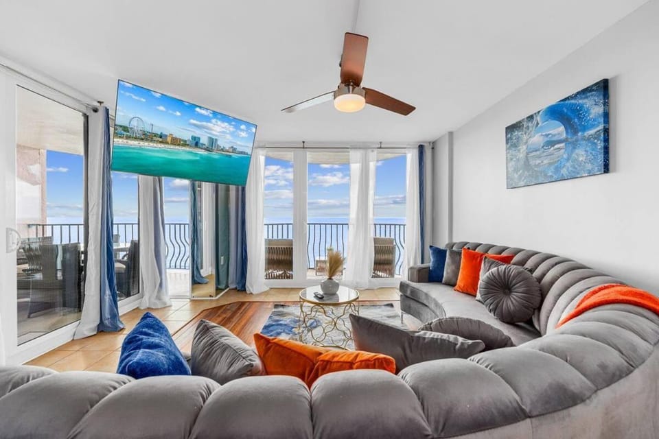 Natural landscape, TV and multimedia, View (from property/room), Balcony/Terrace, Living room, Seating area, Sea view