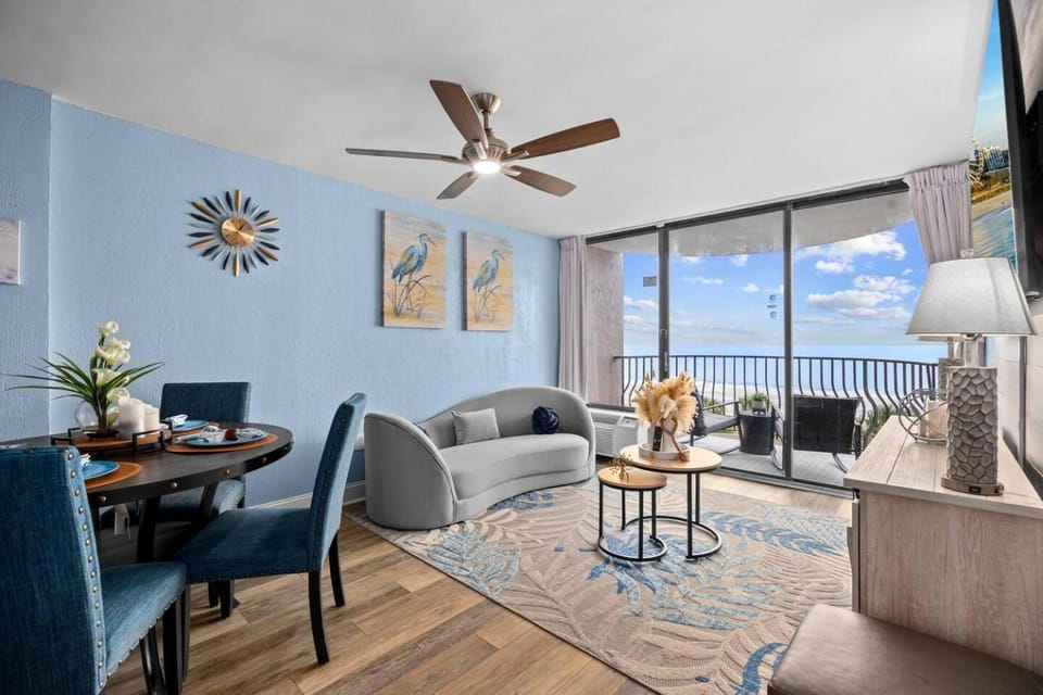 TV and multimedia, Balcony/Terrace, Living room, Seating area