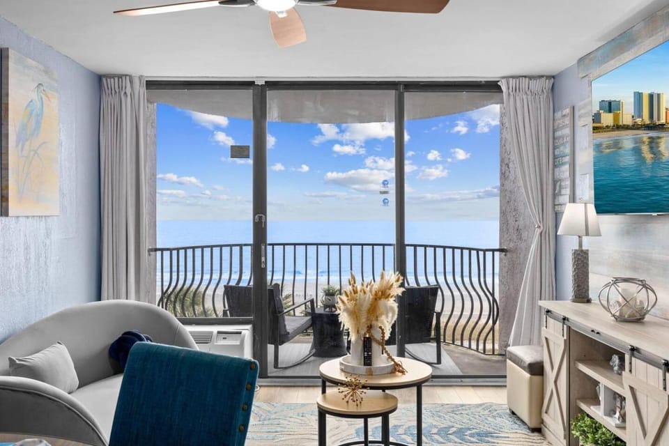 View (from property/room), Balcony/Terrace, Seating area