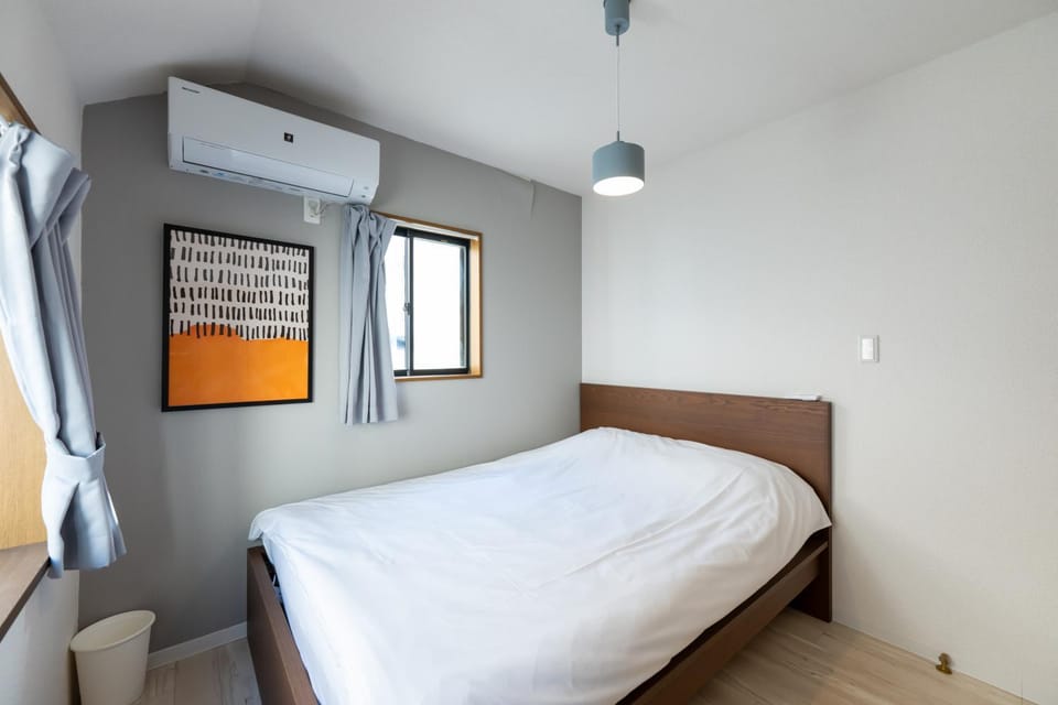 Bed, Bedroom, air conditioner