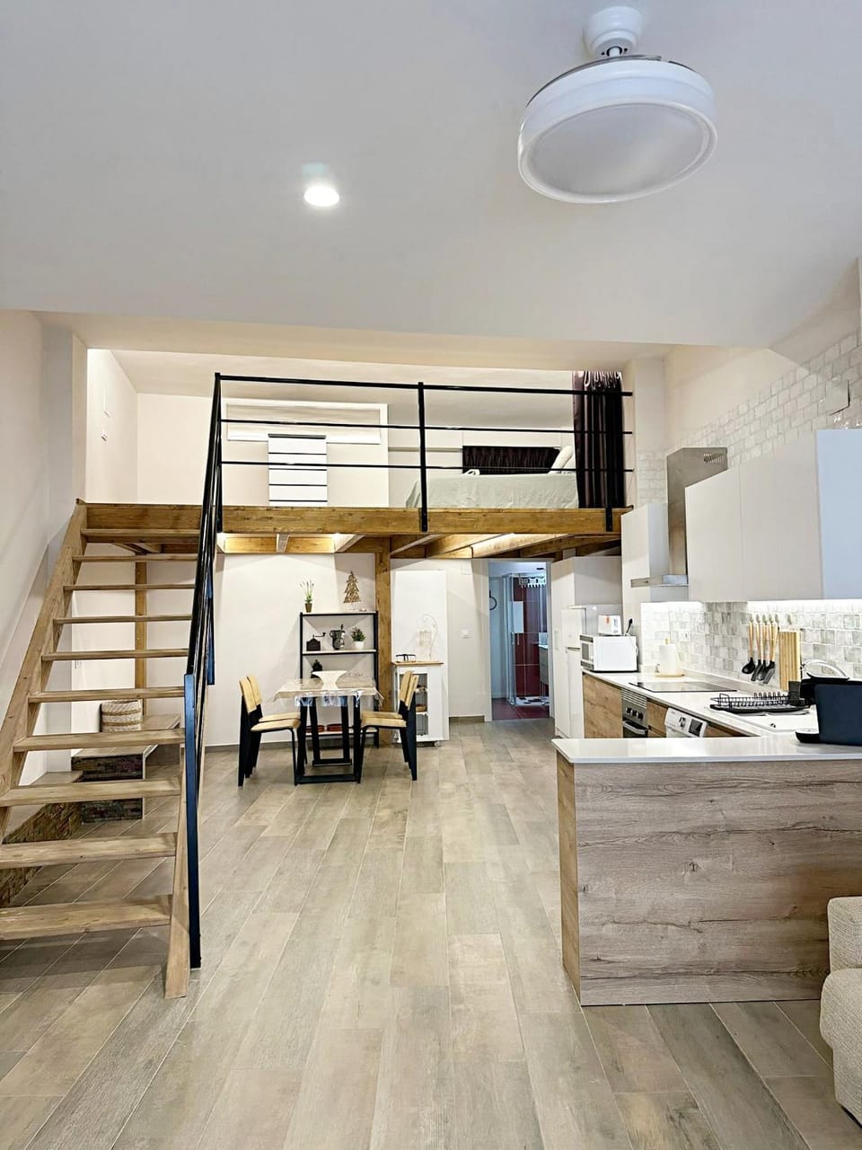 Kitchen or kitchenette, Dining area, Bedroom