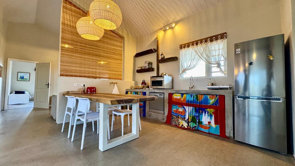 Kitchen or kitchenette, Dining area, dishwasher, oven, stove