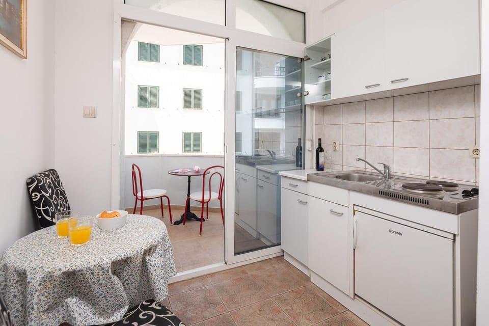 Magnolia Center Apartments 2 Apartment in Makarska