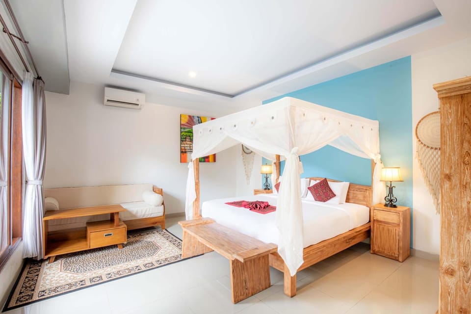 Bed, Photo of the whole room, Bedroom, air conditioner