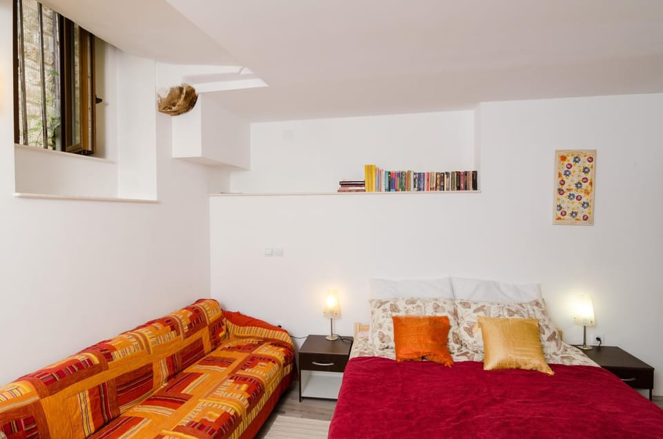 Bed, Seating area, Bedroom