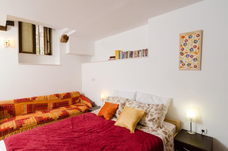 Bed, Seating area, Bedroom