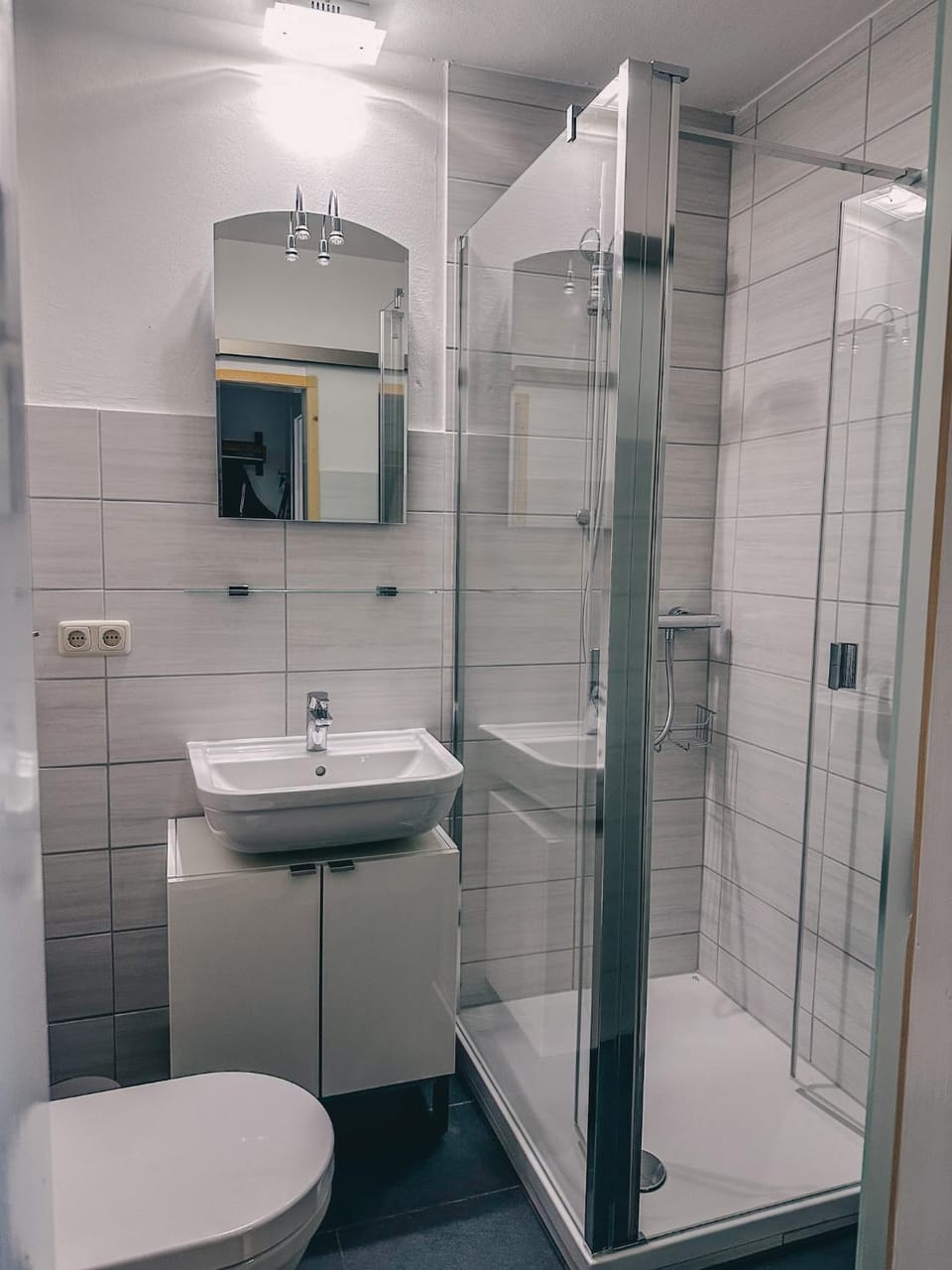 Shower, Toilet, Bathroom