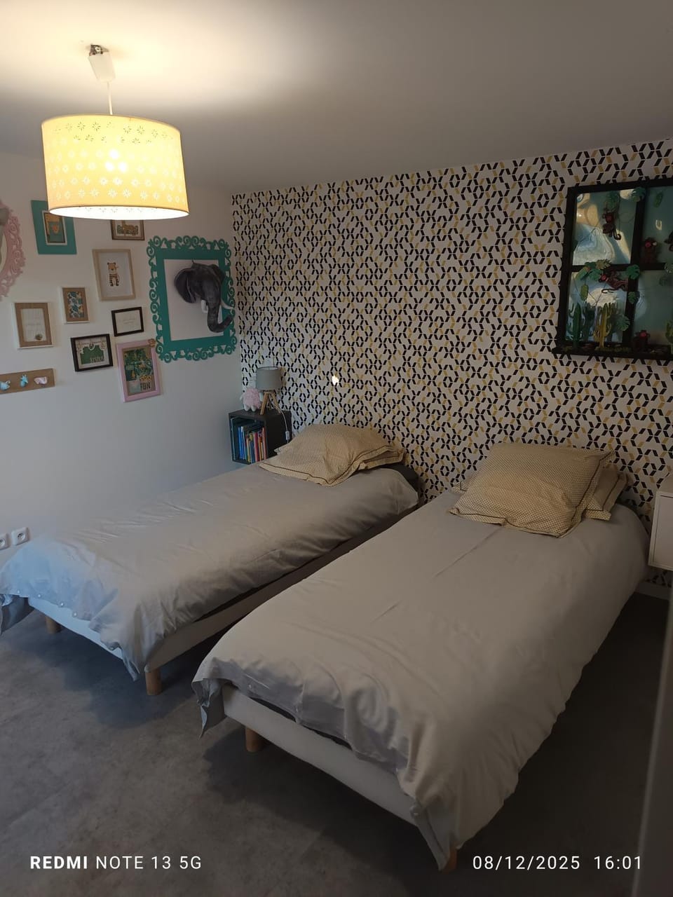 Photo of the whole room