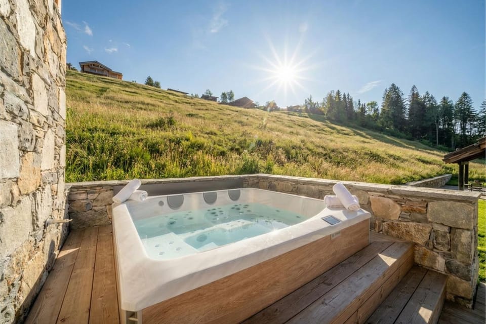 Hot Tub, View (from property/room), Balcony/Terrace