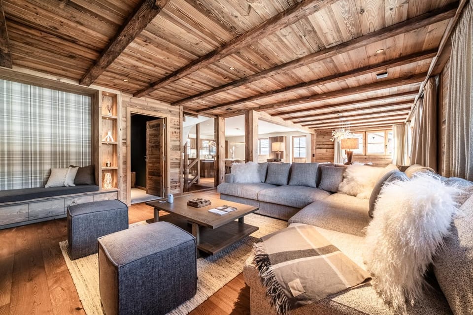 Living room, Seating area