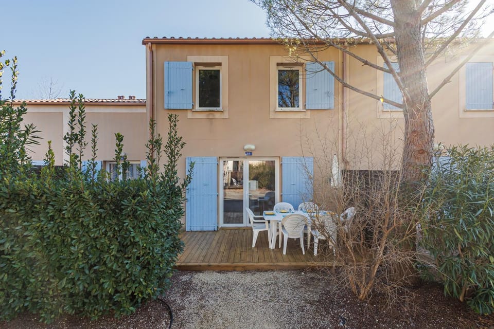 Property building, Patio