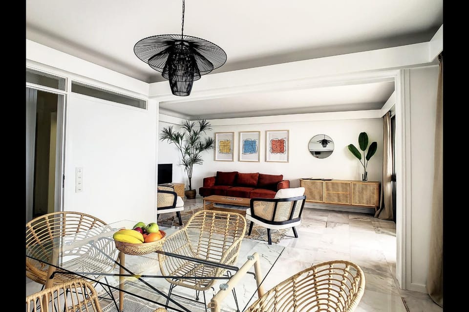 Seating area, Dining area