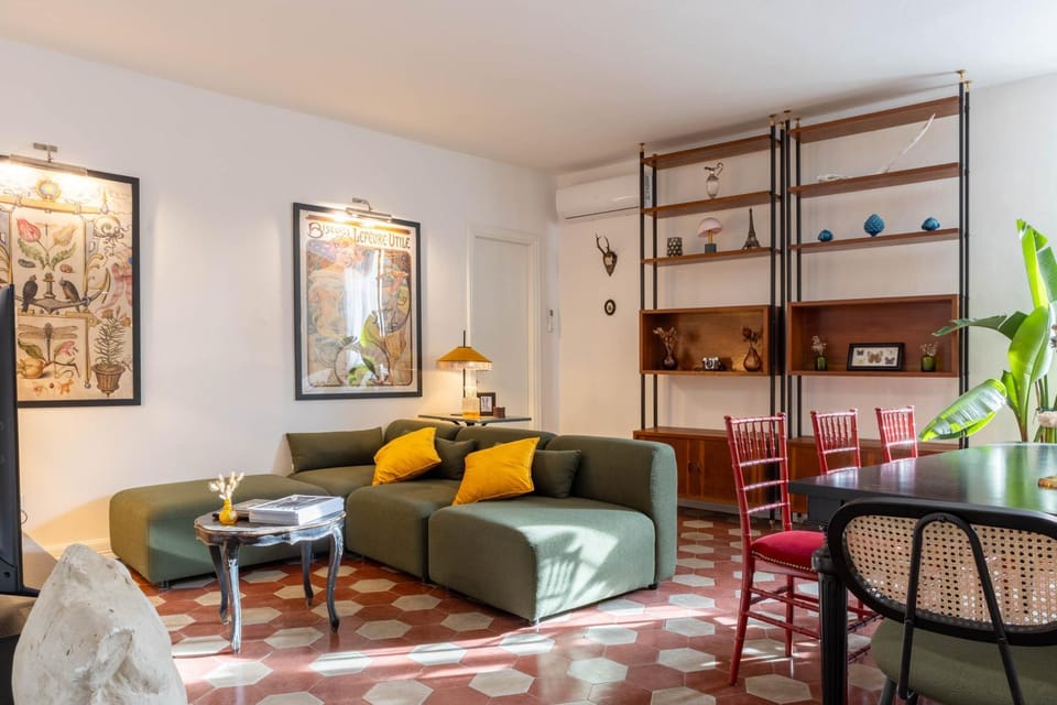 Living room, Dining area