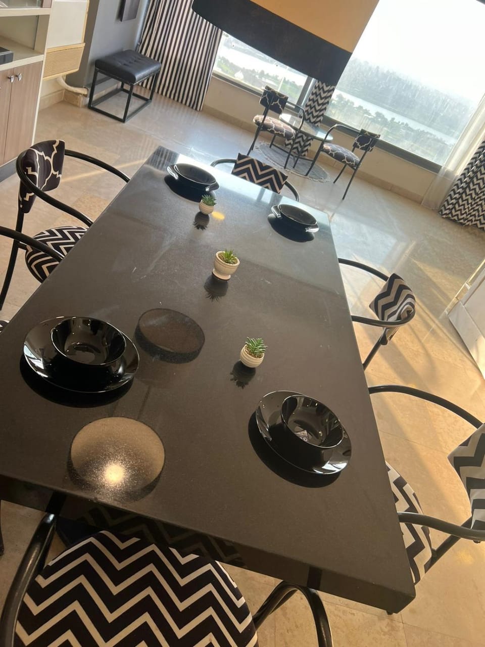 Restaurant/places to eat, Food and drinks, Banquet/Function facilities, Dining area, Food, Drinks