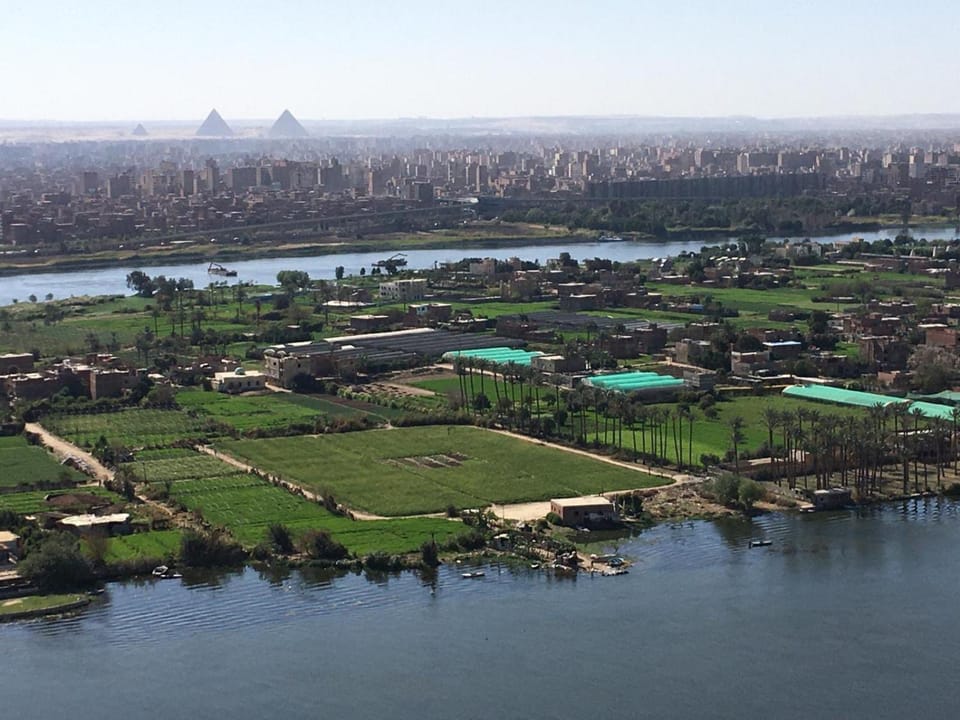 Nearby landmark, Day, Natural landscape, Bird's eye view, City view, Lake view, Pool view, River view, Swimming pool