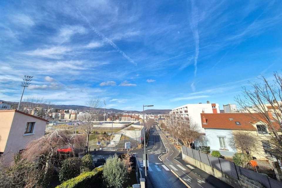 Lana #Clim#Terrasse - Meublé classé 3étoiles Apartment in Clermont-Ferrand