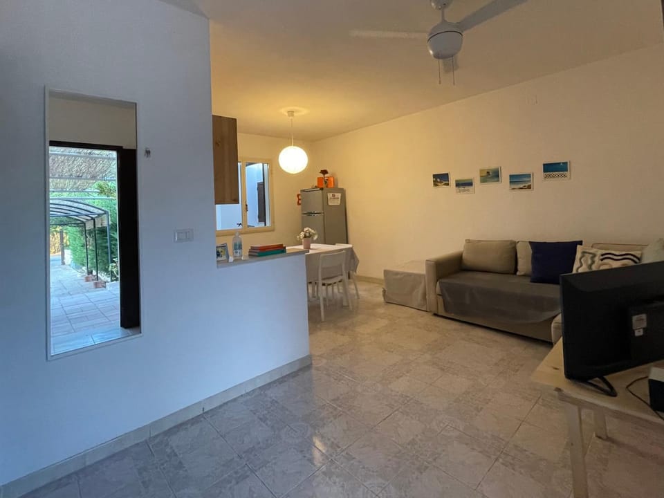 TV and multimedia, Living room, Dining area, fireplace