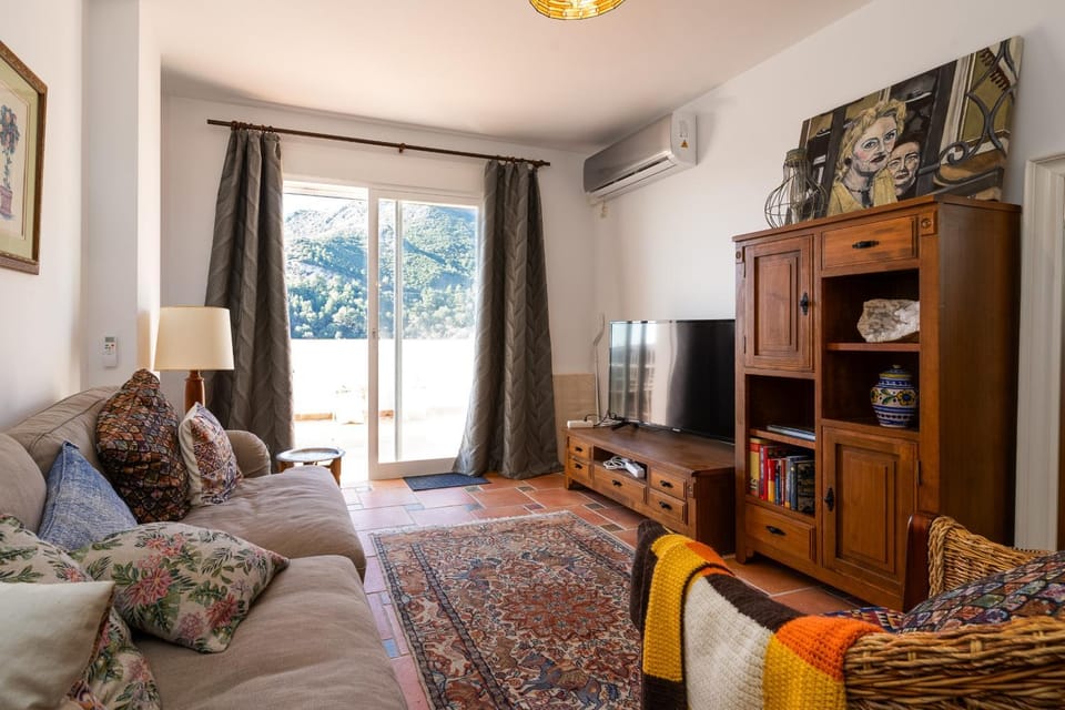 Communal lounge/ TV room, Living room