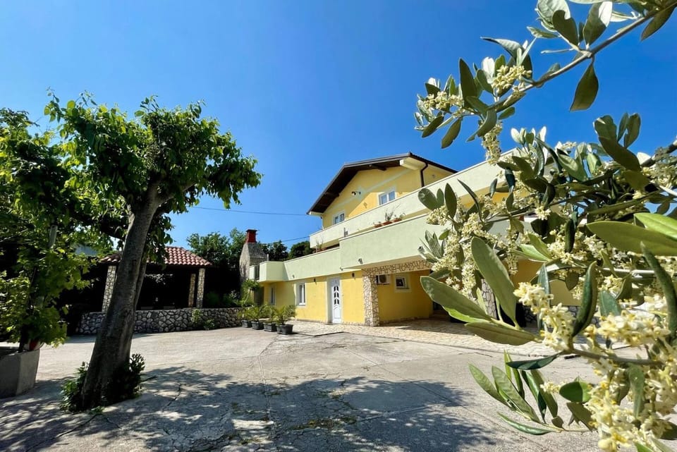 Top Apartments Bed and Breakfast in Primorje-Gorski Kotar County