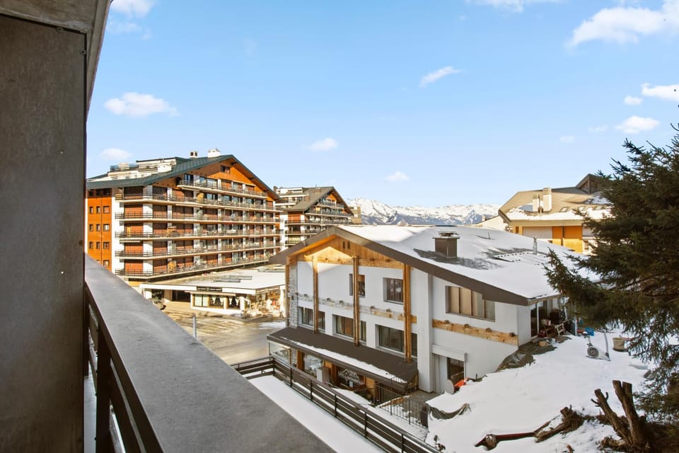 Property building, Natural landscape, Winter, Mountain view