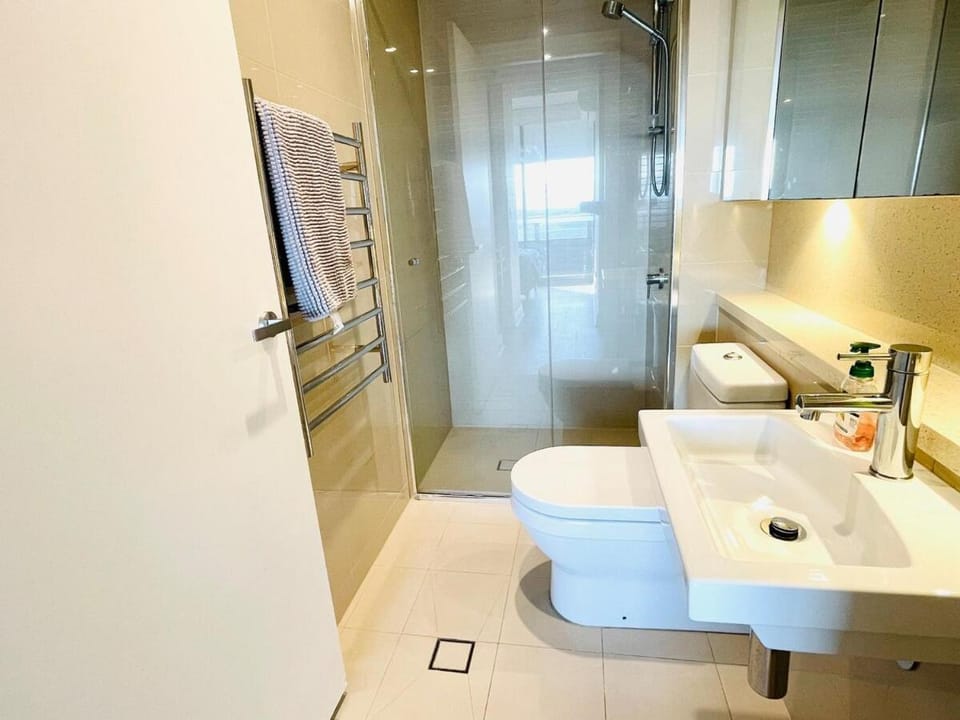 Olympic Park Amazing 2 bed 2 bath Condo Parking,Wi-Fi Apartment in Sydney