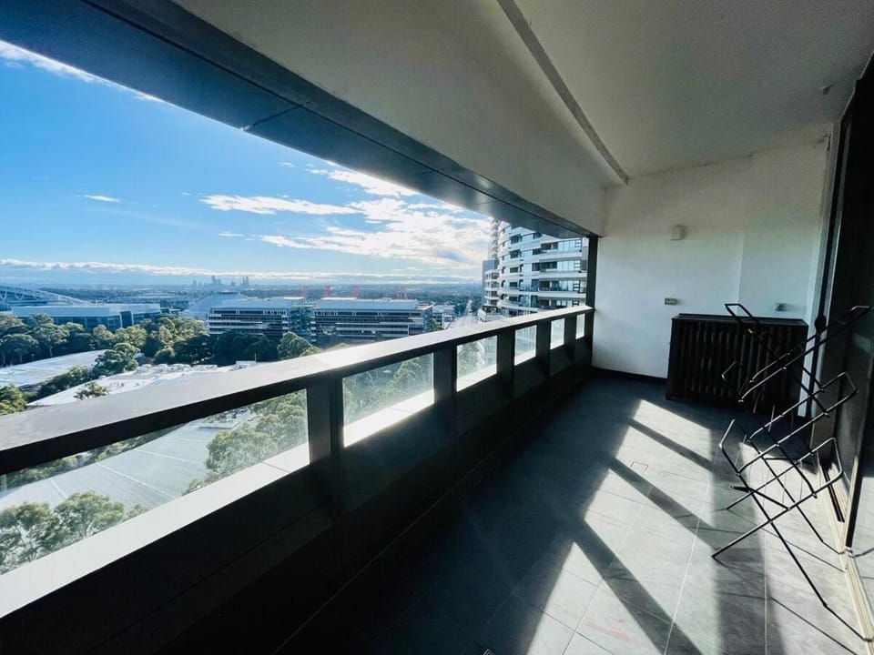 Olympic Park Amazing 2 bed 2 bath Condo Parking,Wi-Fi Apartment in Sydney