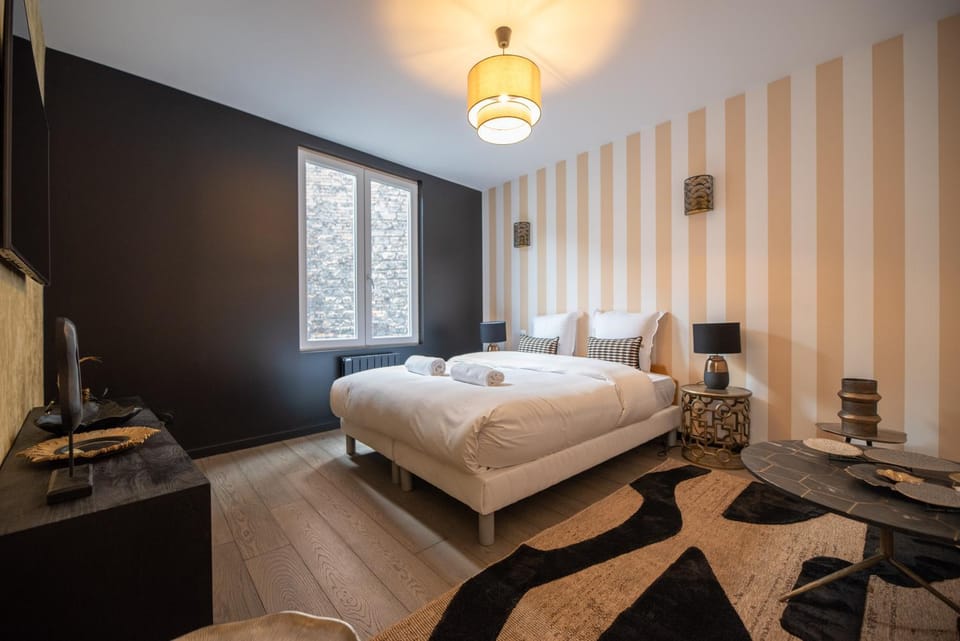 Bed, Bedroom