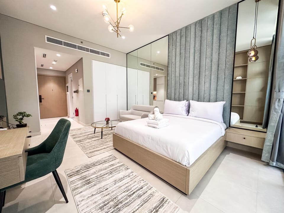 Living room, Photo of the whole room, Seating area, Bedroom, air conditioner