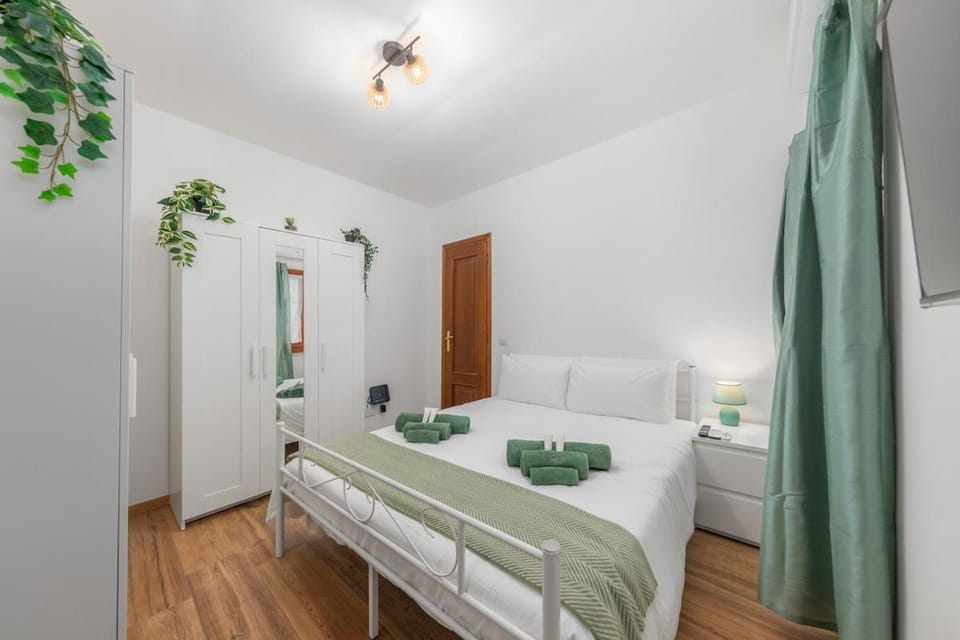 2 min to Metro - 12 min to Central Station and DUOMO - Quiet Apartment in Milan