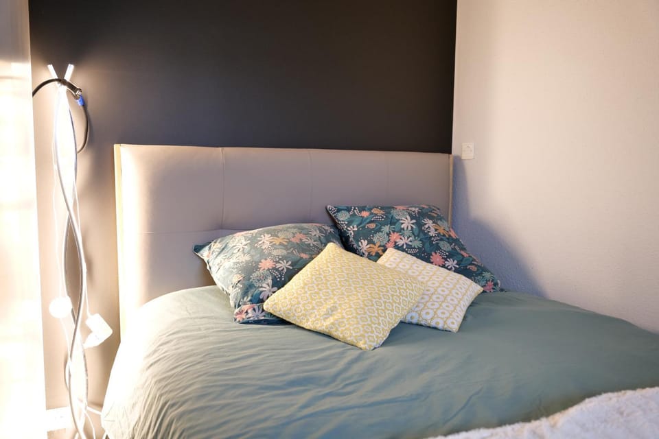 Bed, Bedroom